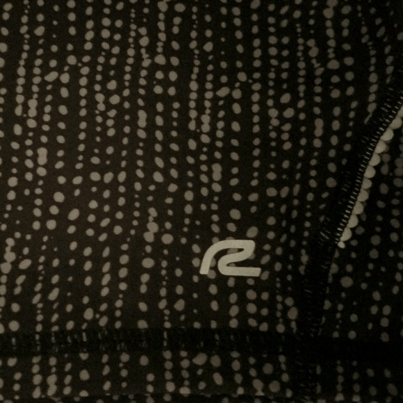Roadrunner Sports R-Gear compression shorts with pockets on back waistband - Picture 4 of 4